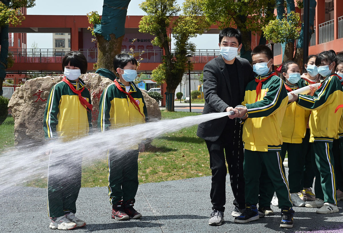 如何对中小学教师进行教学评价？