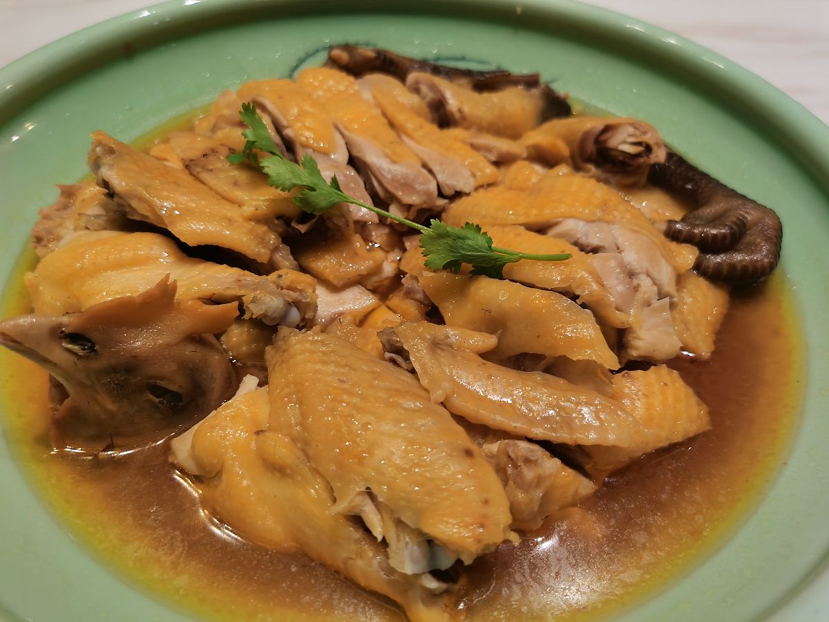 请帮我写一份有关客家咸鸡的详细结题报告要满足以下要求一、内容上要写清楚研究的目的和意义研究的方法和过程研究的结果、结论收获与建议参考文献、附件二、格式上要按照标题摘要关键词正文的顺序排列三、各段要满足要求标题： 研究的课题用一句话表述。题目要简短表述要规范高度概括你文章内容让人一看题目就知你要写什么一般不超过15个字摘要：是结题报告基本思想的缩影中心思想概括使读者用最少时间能获得主要内容和结果。用