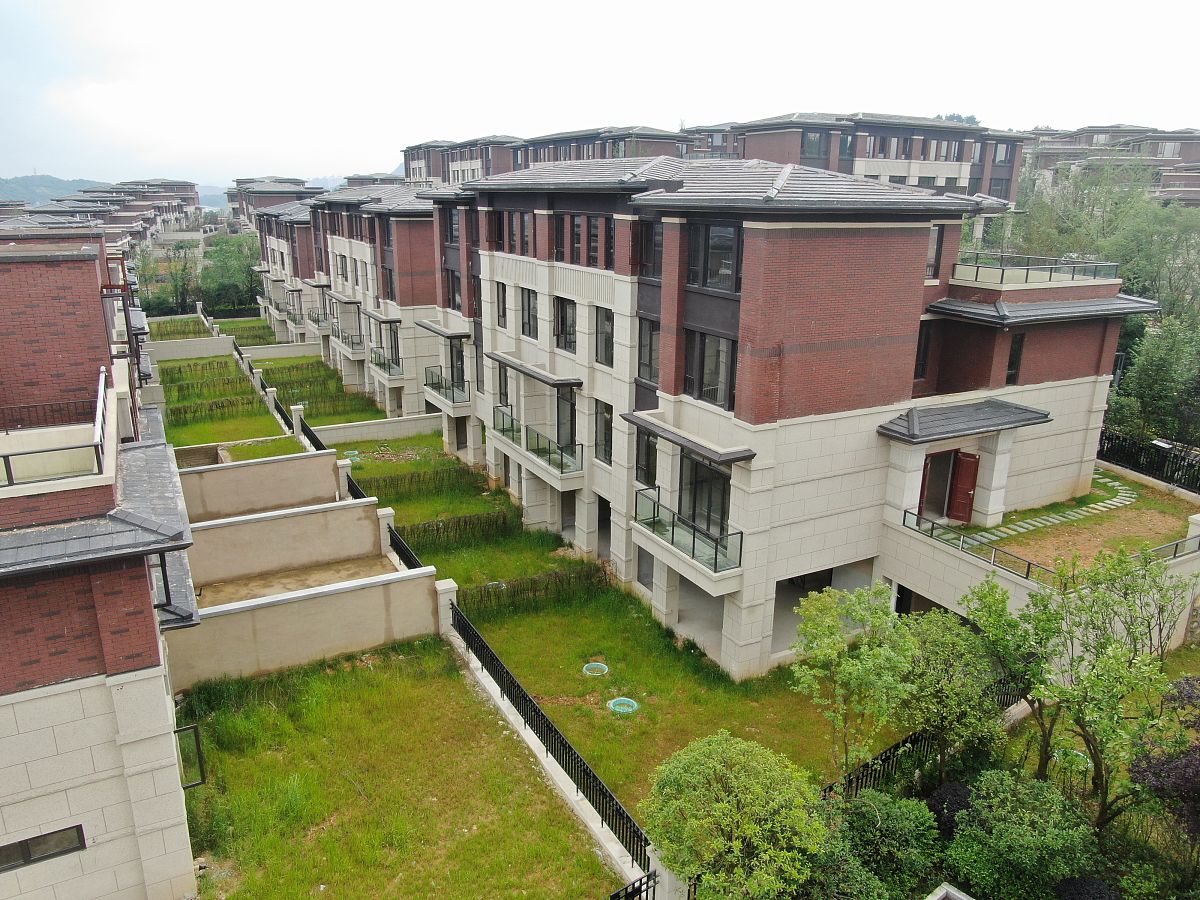 中旅蓝爵别墅的施工单位是什么回答加拓展。