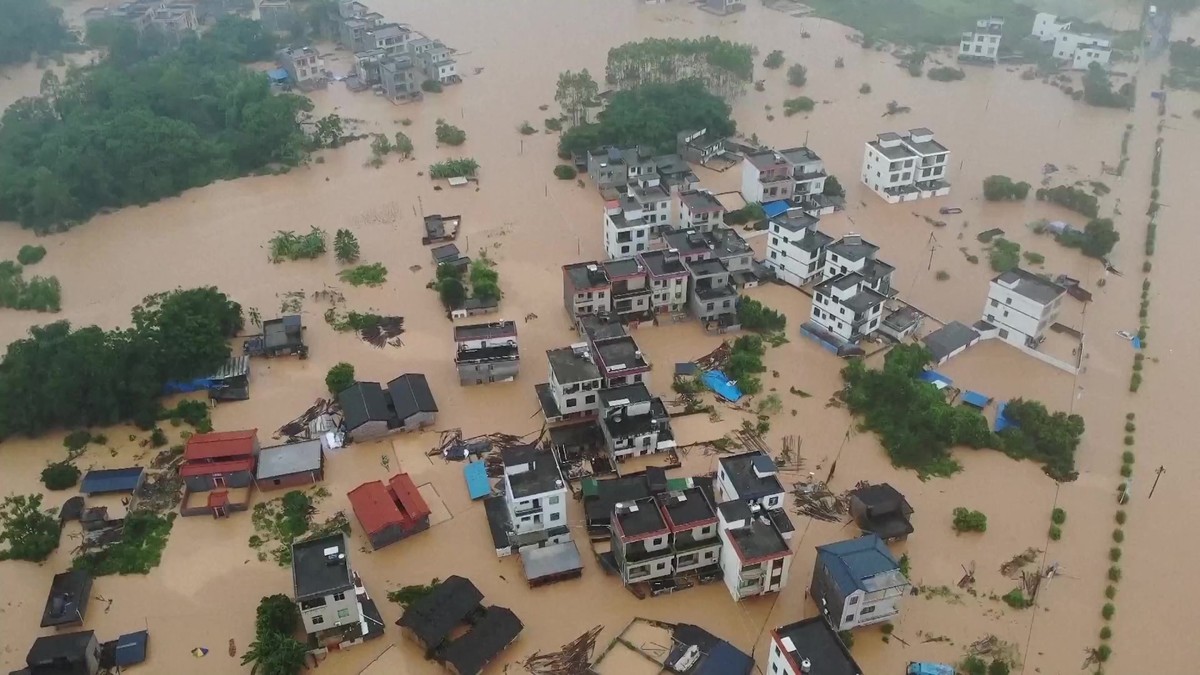 东万艾村洪水泄洪被淹：原因及影响