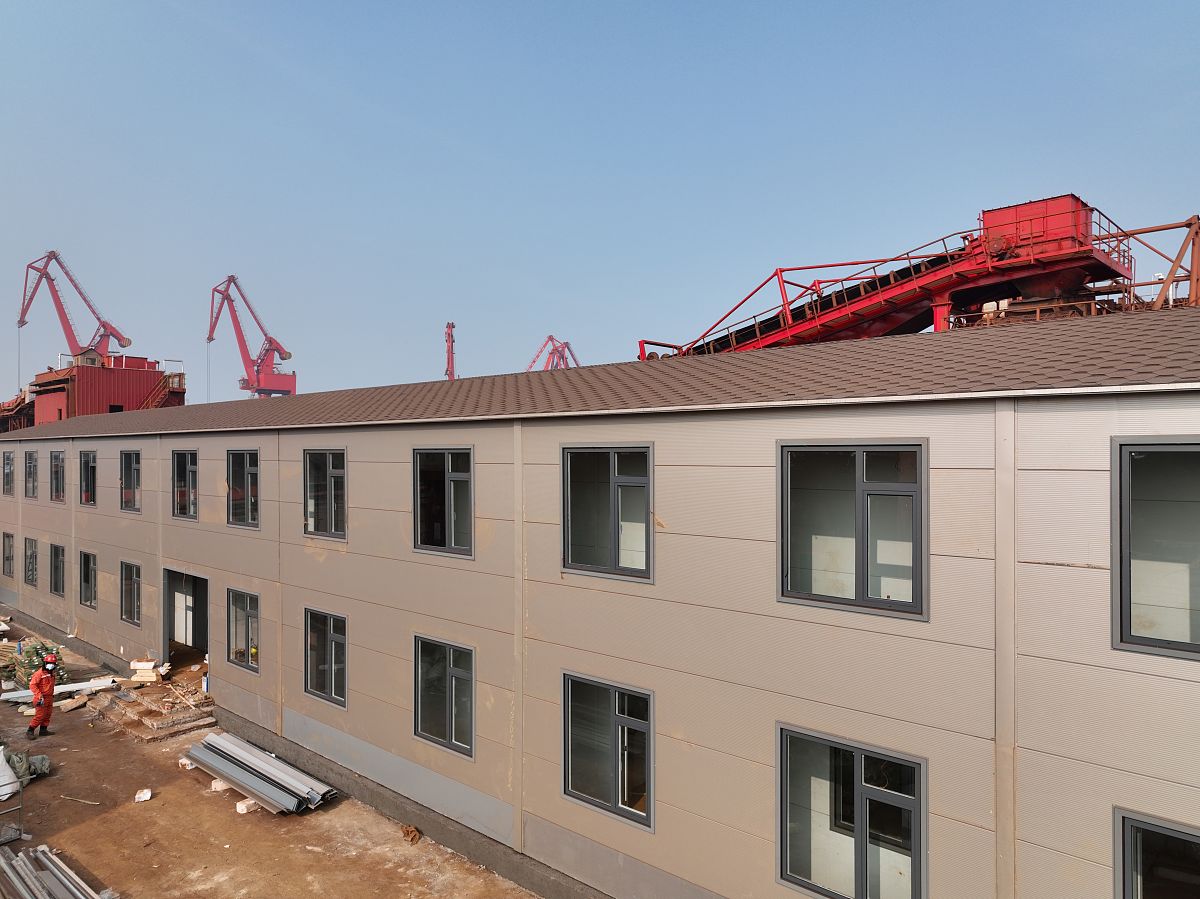 彩钢房需要办理房屋安全鉴定手续帮我用180字详细描述