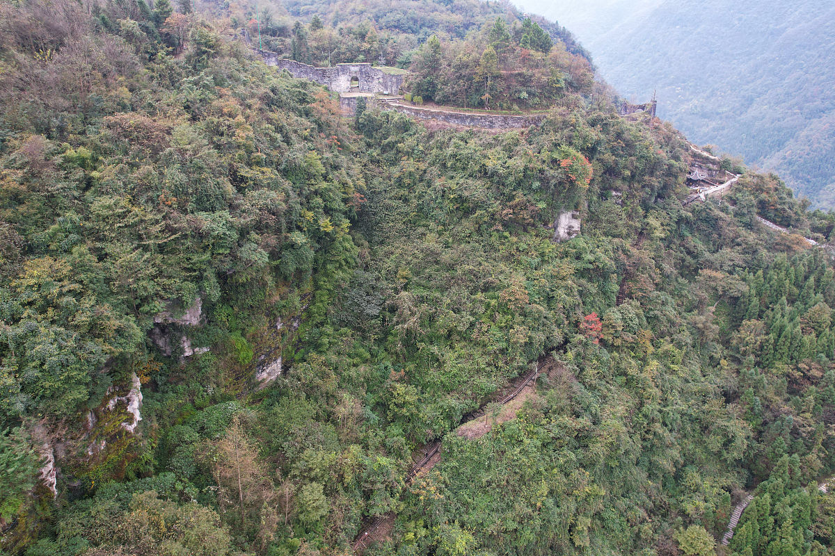 请围绕灌阳县反映砂糖桔果园弃管问题需要引起重视报送信息一则。从农业产