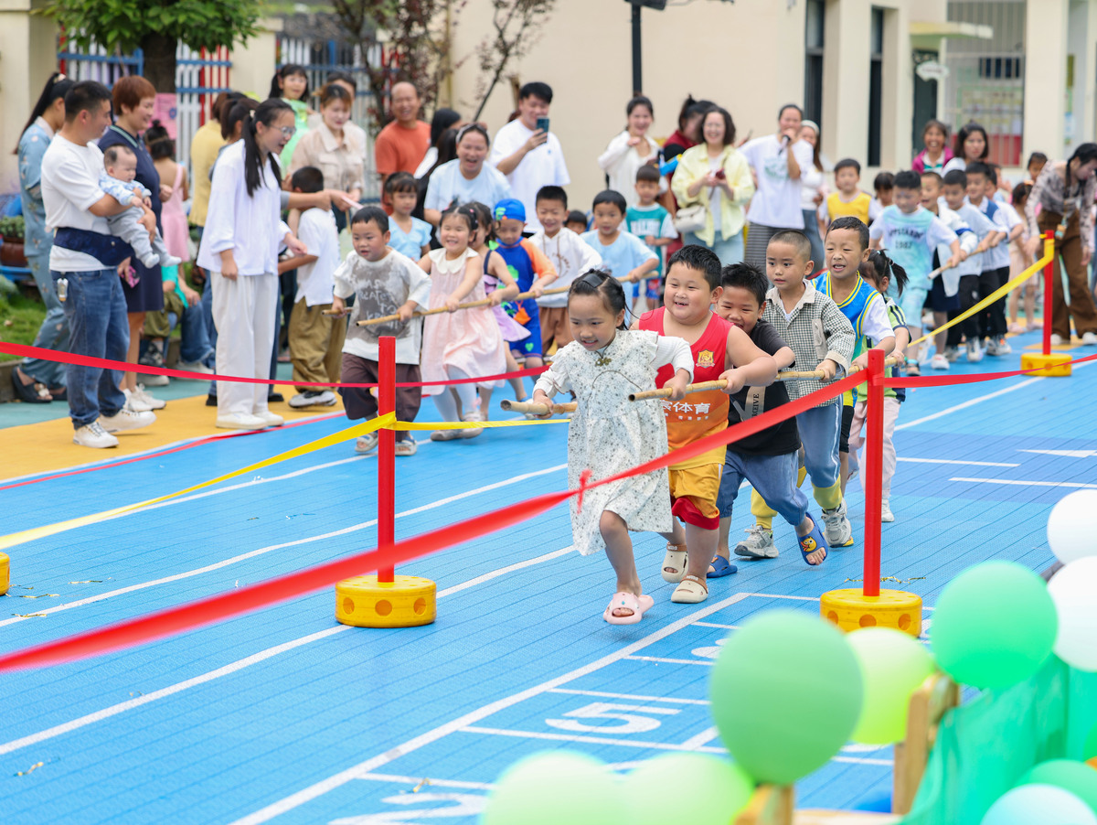 难忘的小学外运动会：螃蟹背西瓜、龙卷风比赛和那一声汽笛