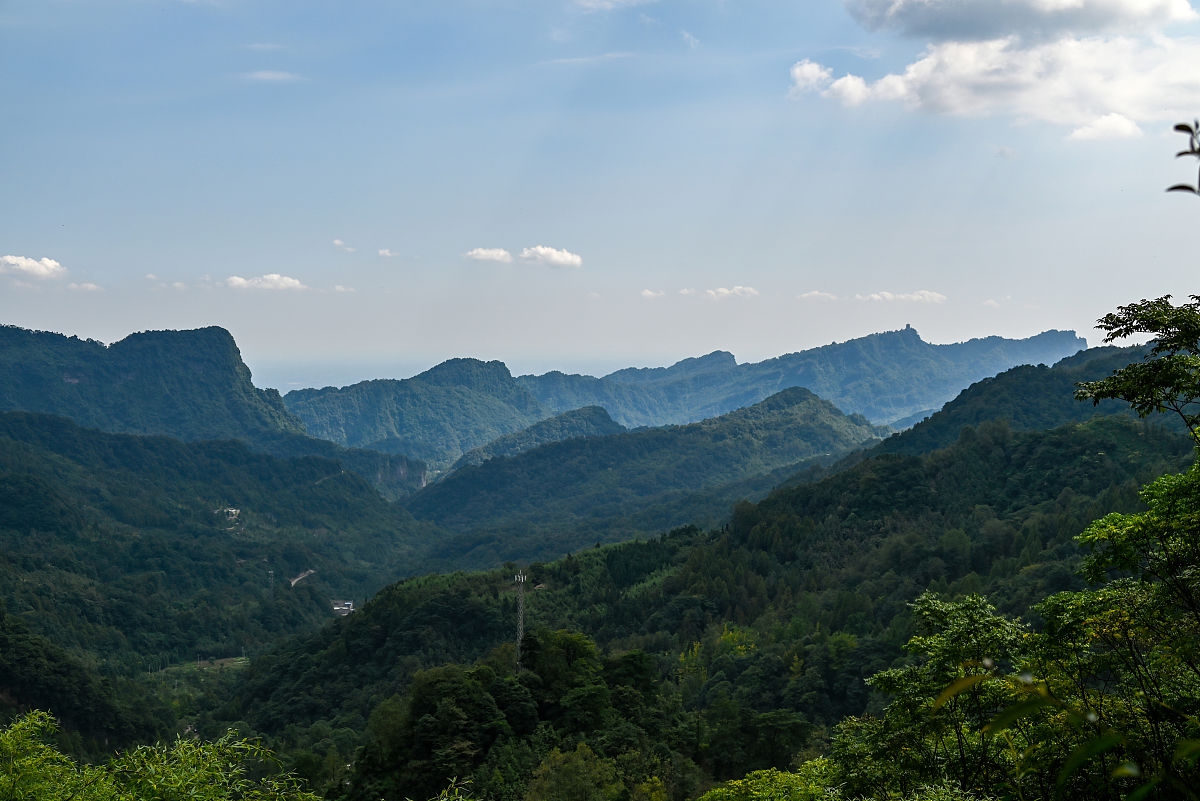 2021年9月21日,成都都江堰,赵公山.(如需下载 请署名 红星新闻 王勤)