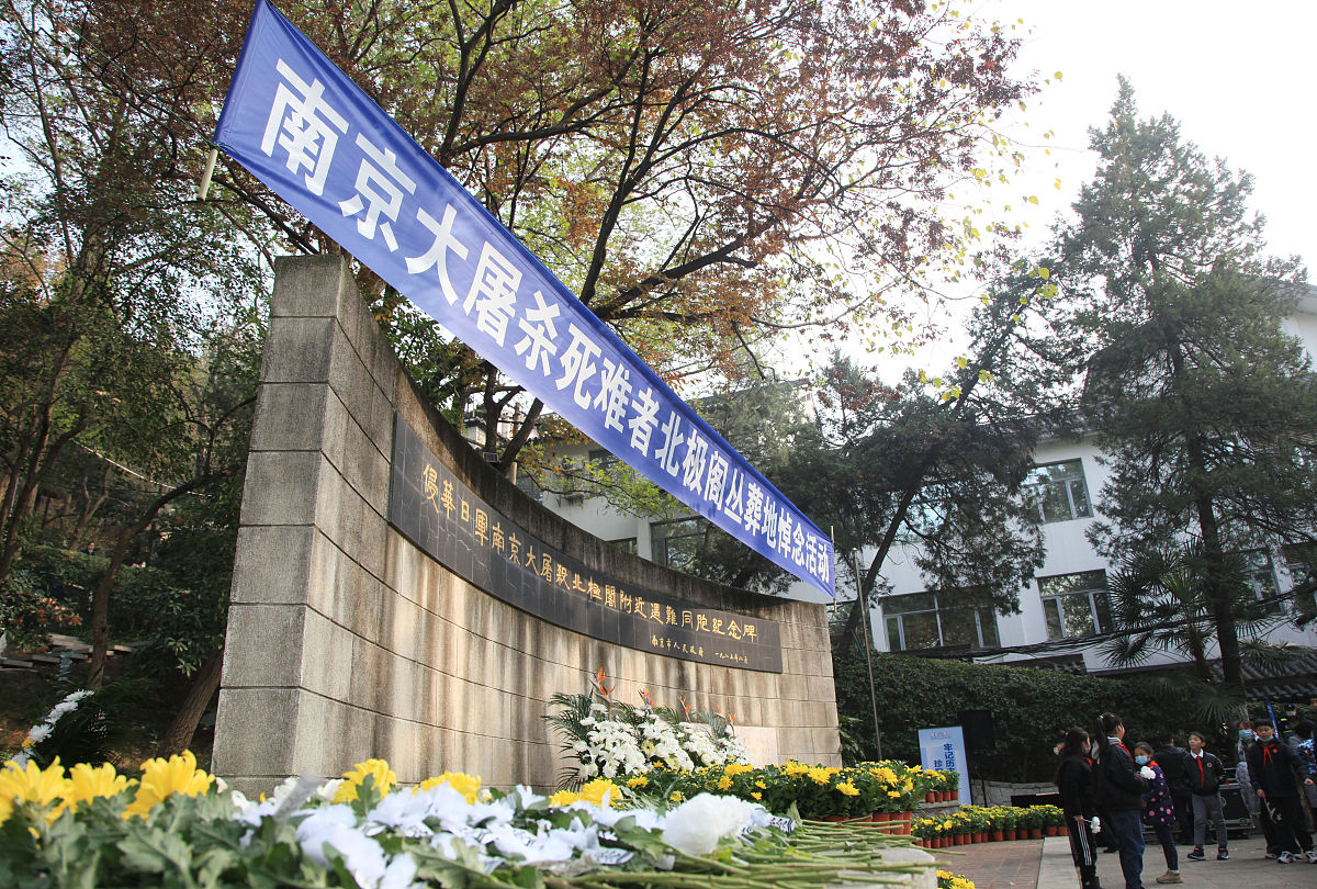 四川大学附设华西卫生学校2015级2016级学生人品人格及前途教育大会