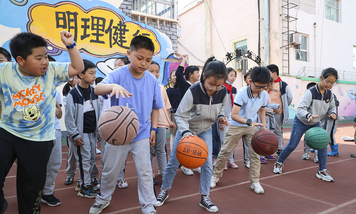 体育游戏在小学篮球教学中的应用的意义