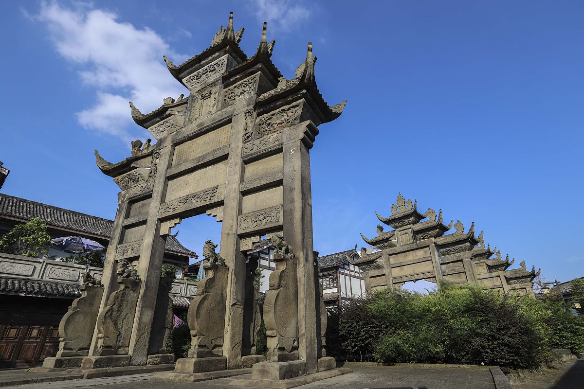 隆昌石牌坊：四川省最大明代石牌坊，古建筑艺术瑰宝