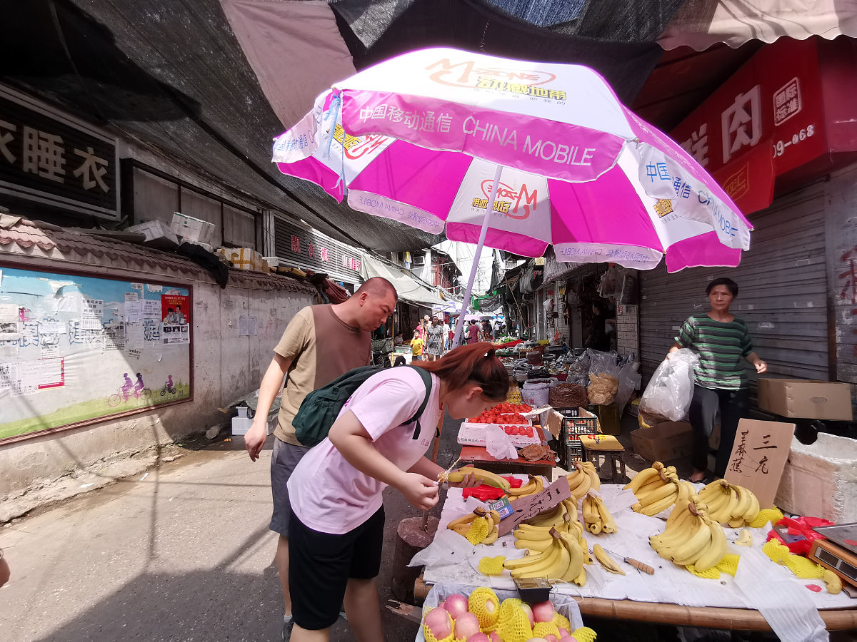 夏天什么最后摆地摊