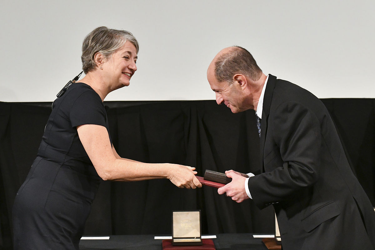 遵义初中生适合读航空服务专业吗？