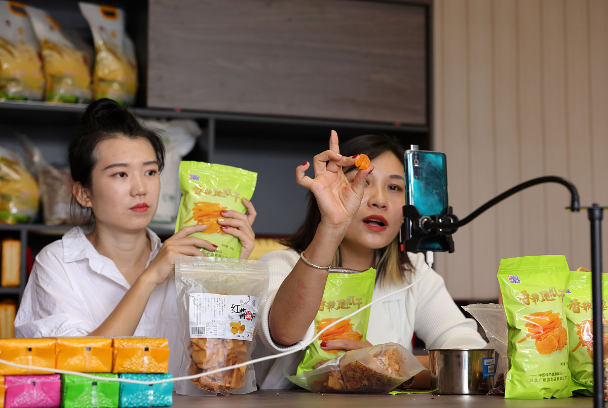 赣州电子工业学校电商直播专业学制：三年，学什么？就业方向？