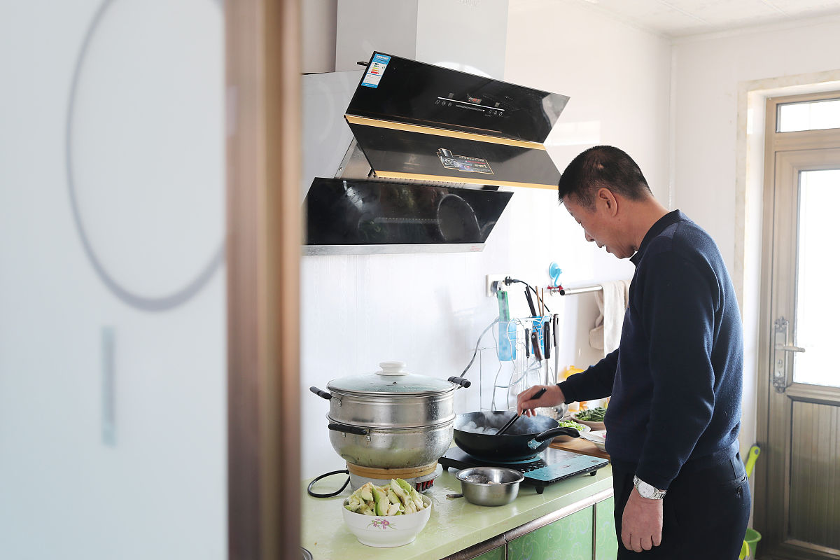 从康平县去东升满族蒙古族乡怎么走？帮我用200字详细描述