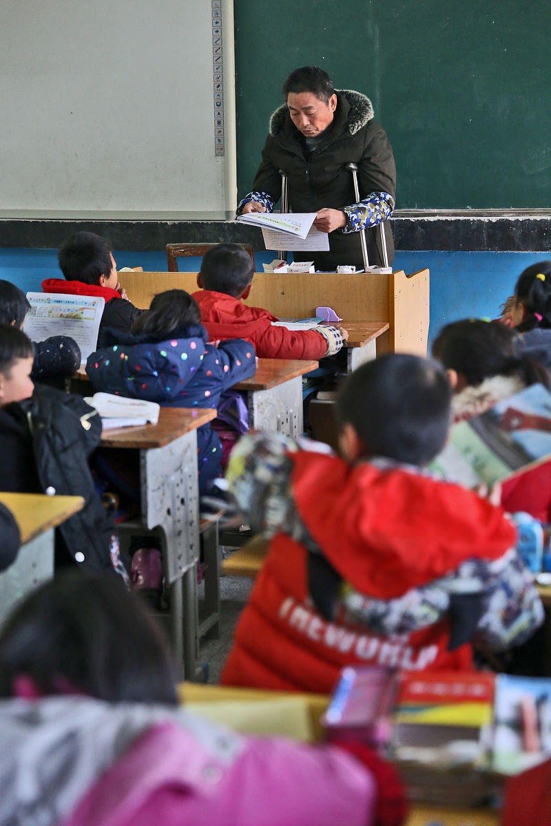 三年级数学：吨和千克换算练习题及解题技巧