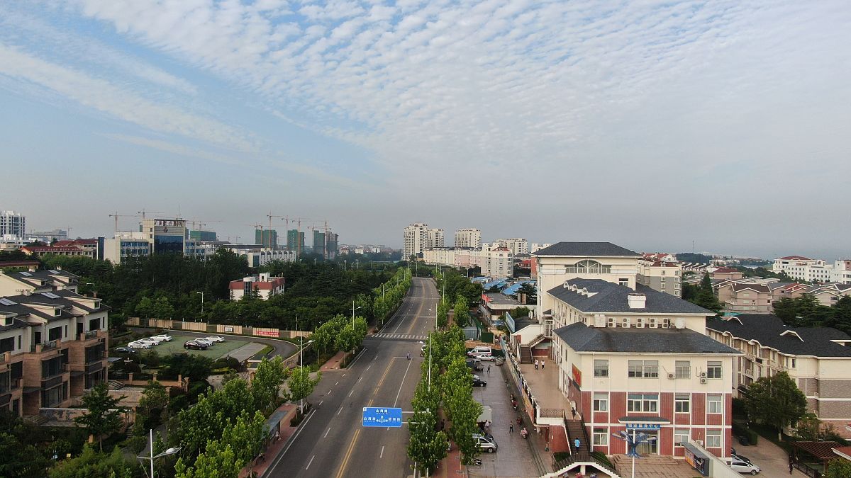2021年6月19日,山东省日照市,航拍的山海天旅游度假区的王家皂旅游小