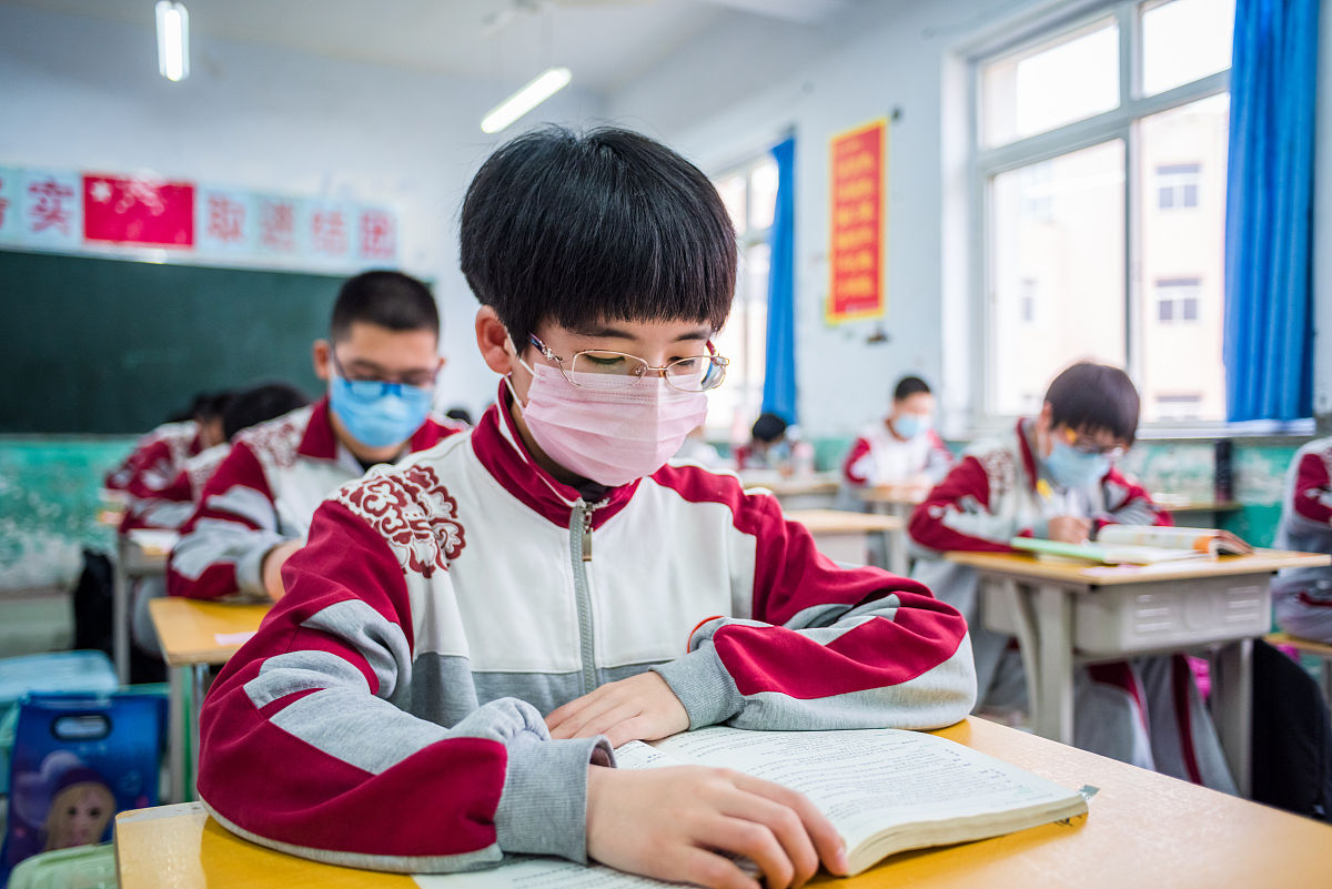 2020年5月7日,河北省邢台市柏乡县柏乡中学初中部,在九年级教室,学生
