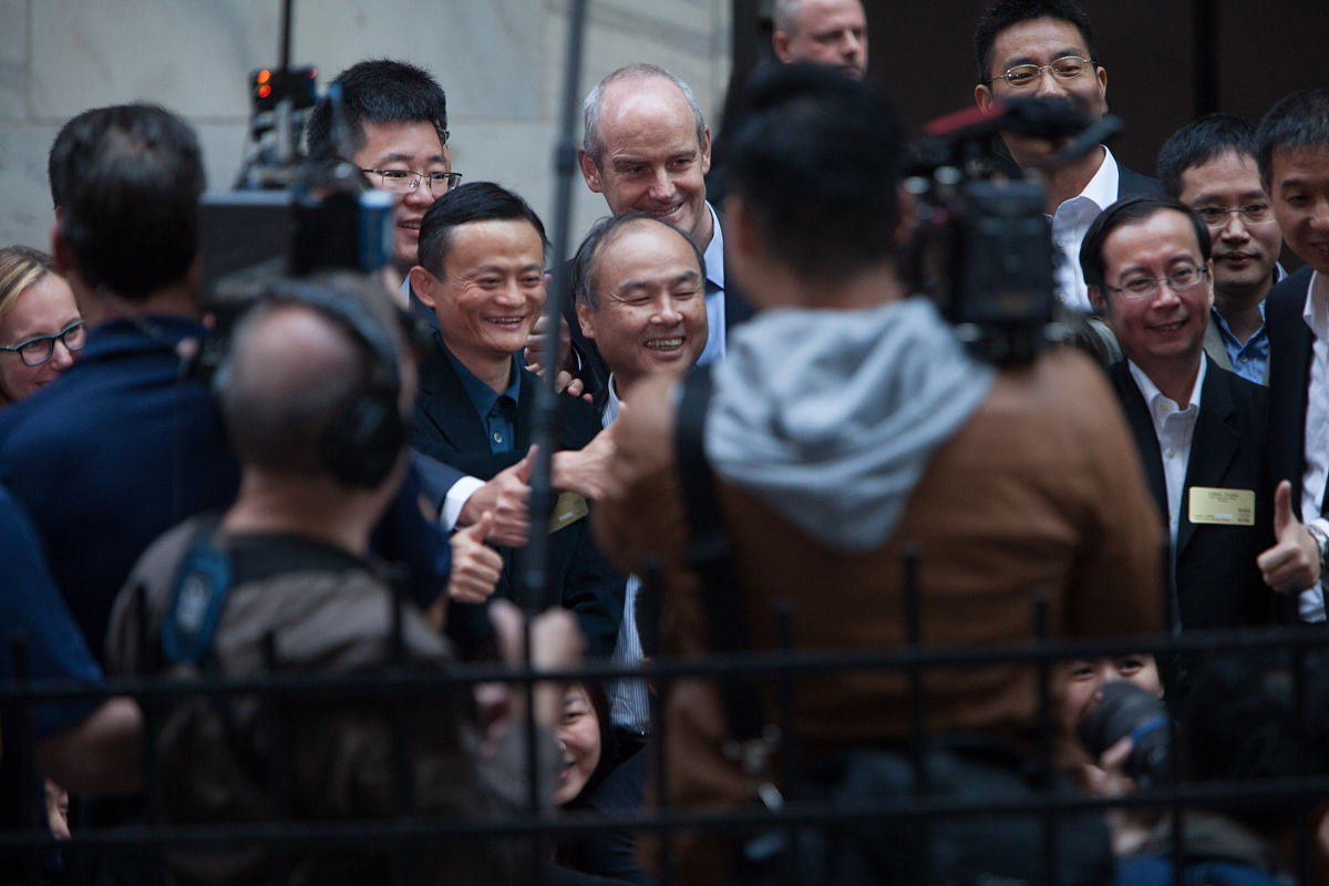 6位传奇导师教你如何用1万炒股赚100万：乔布斯、马斯克、马云、柏拉图、Ray Dalio 和慧能大师的投资建议