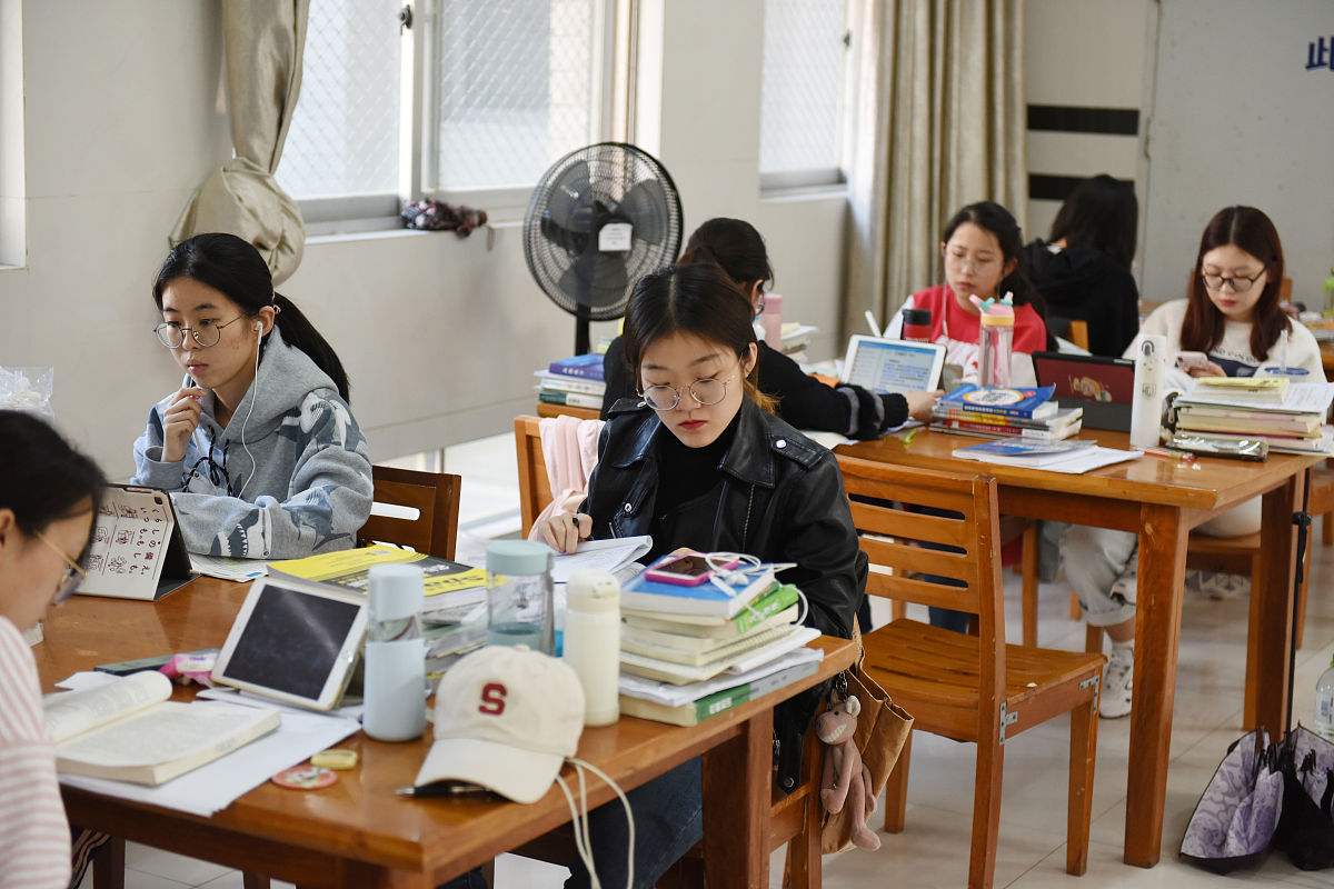 支教经历提升研究性学习能力：从备课到调研，克服挑战，锻炼技能