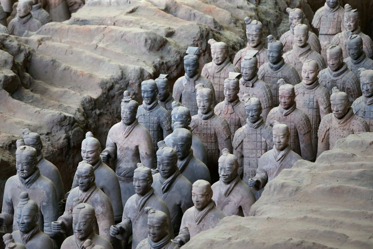 走进秦始皇陵，探秘雄伟的兵马俑