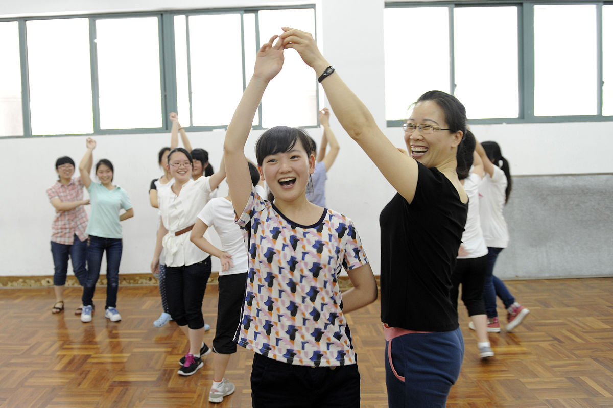 成都目前男生学幼师怎么样用发