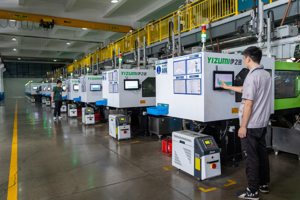 万象通达的生产设备各用了什么电机结合其中一种设备分析其运动控制要求和电机控制方法。简答题 15