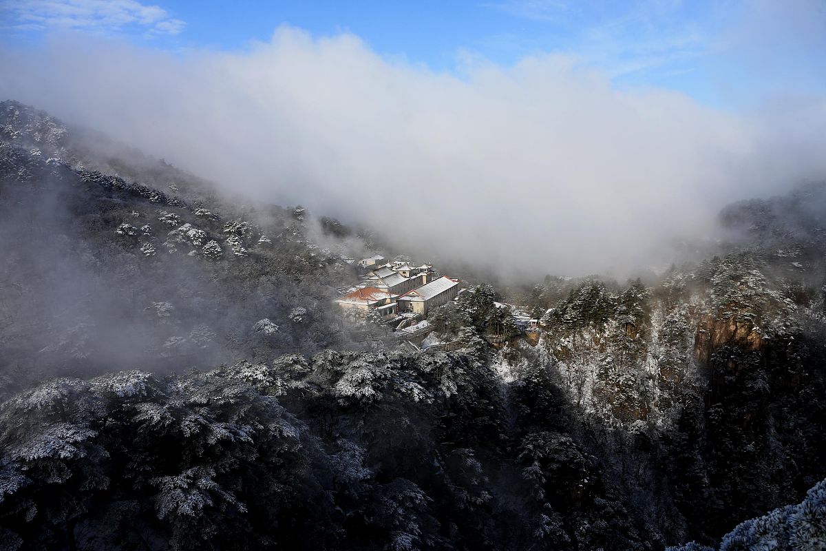 2016年02月23日,安徽黄山雪景.受冷空气的影响,安徽黄山风景区迎来猴