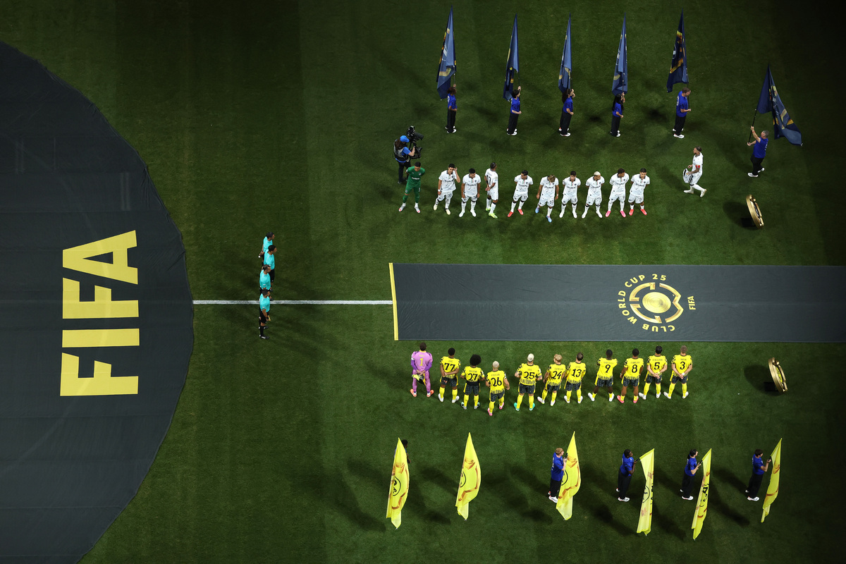 实况足球系列游戏好玩吗？带你体验最真实的足球乐趣！