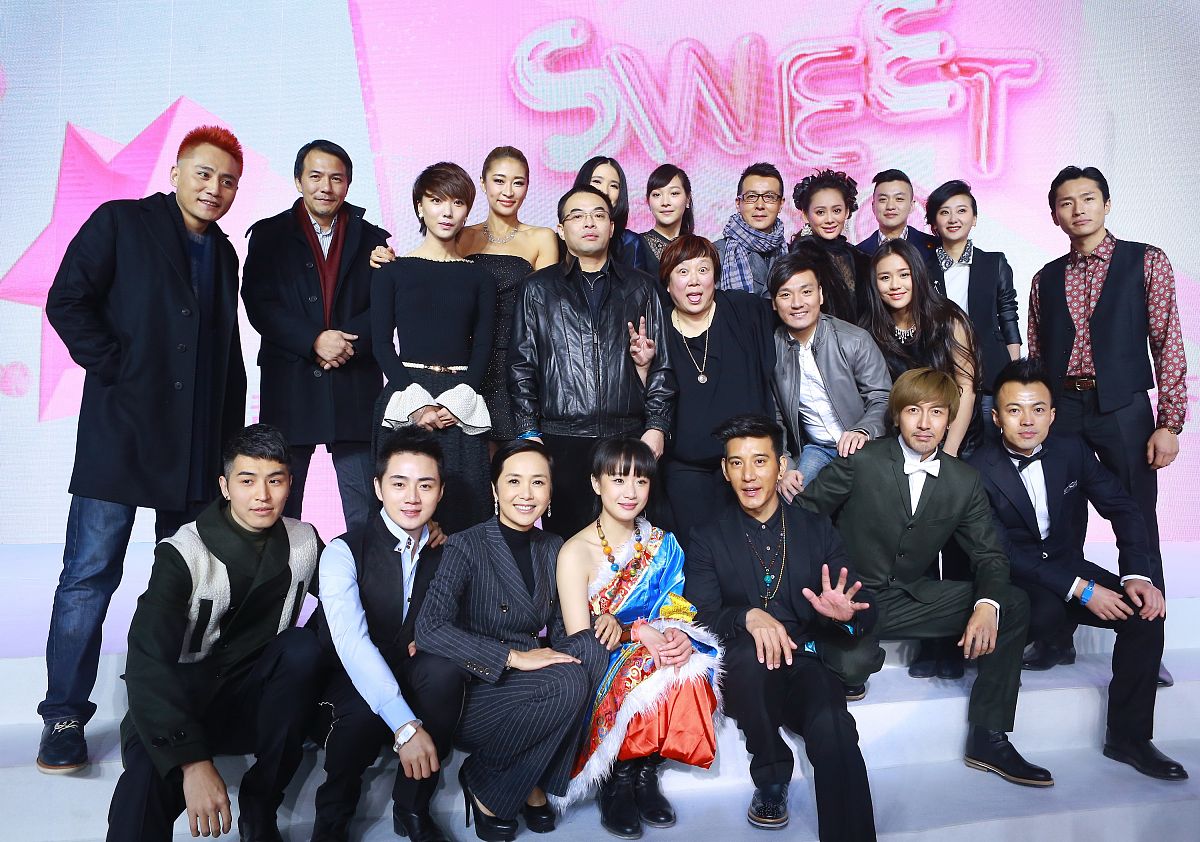 写一篇关于一室两队的宣传片