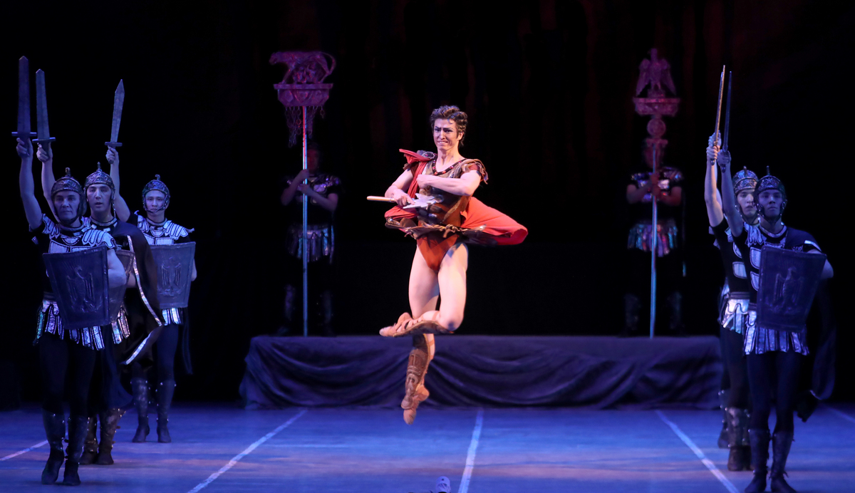 杂技与魔术表演专业学什么？未来就业岗位有哪些？