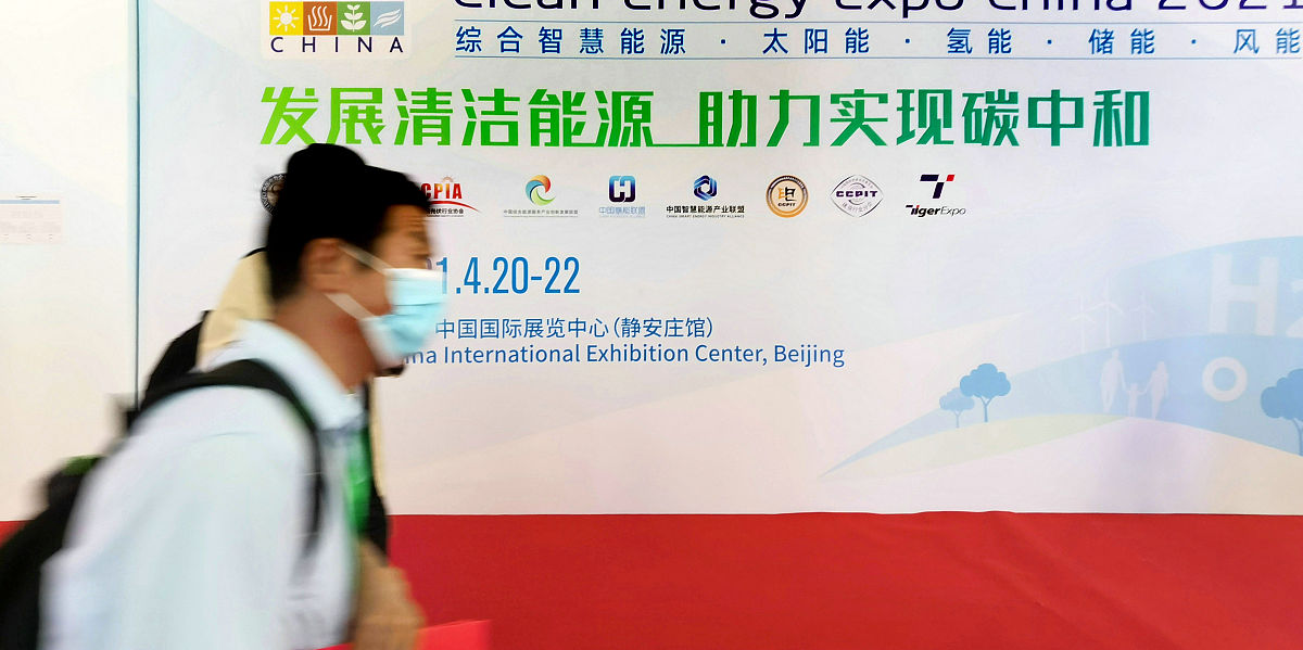 张家口爱尔眼科潘俊东院长：用精湛医术守护祖国花朵的眼睛