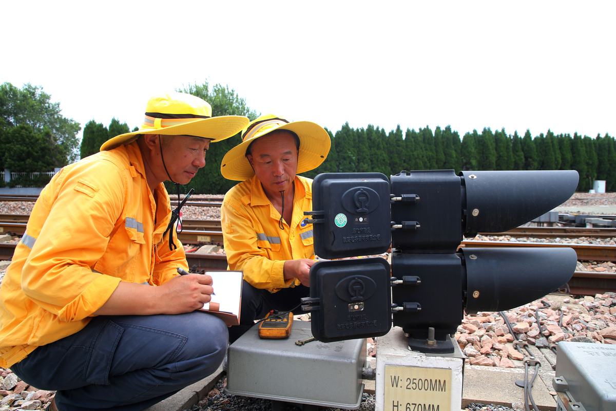 2022年男孩子读铁路学校哪个专业好？热门专业推荐