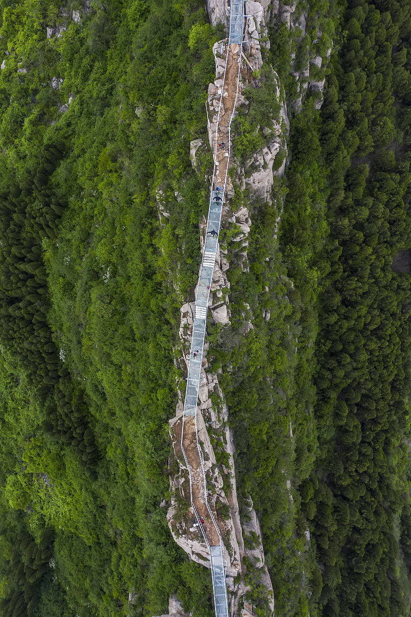 2020年5月14日,济南长清区灵岩村的大佛山,毗邻泰山和灵岩寺.为了将大