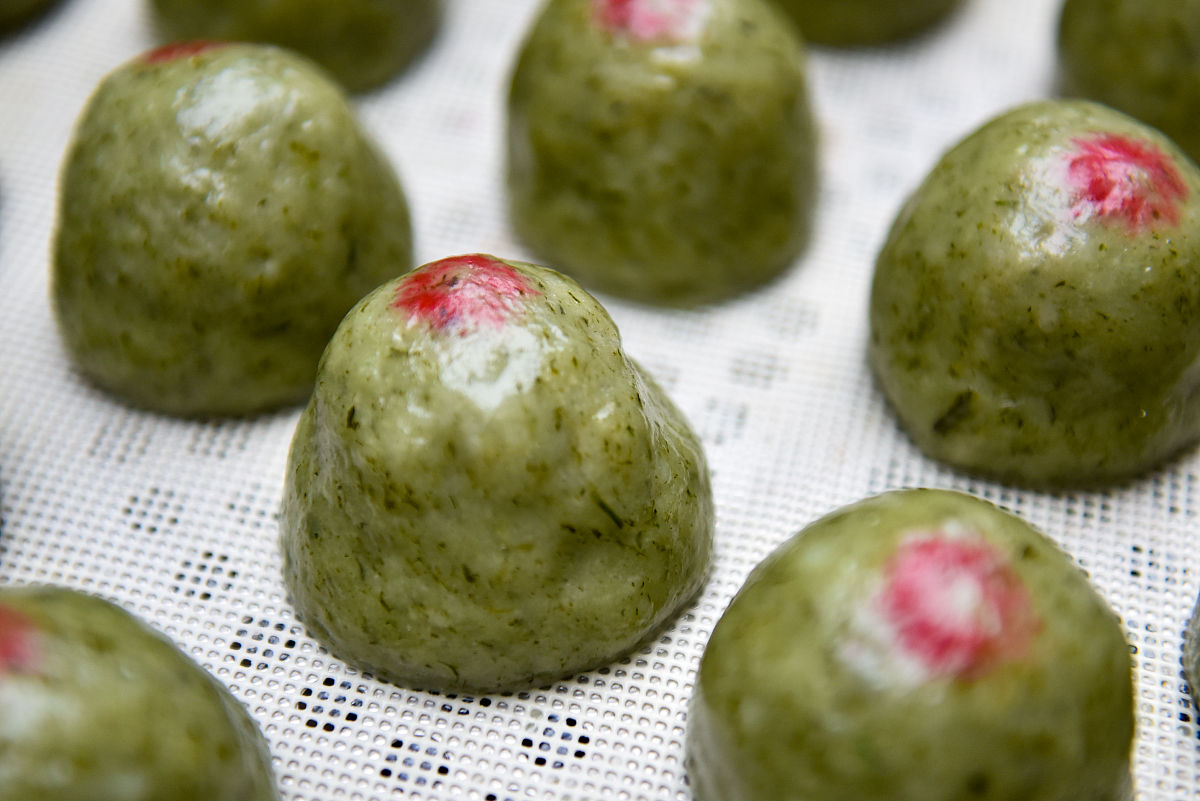 清明踏青，艾糍飘香，幸福的味道！