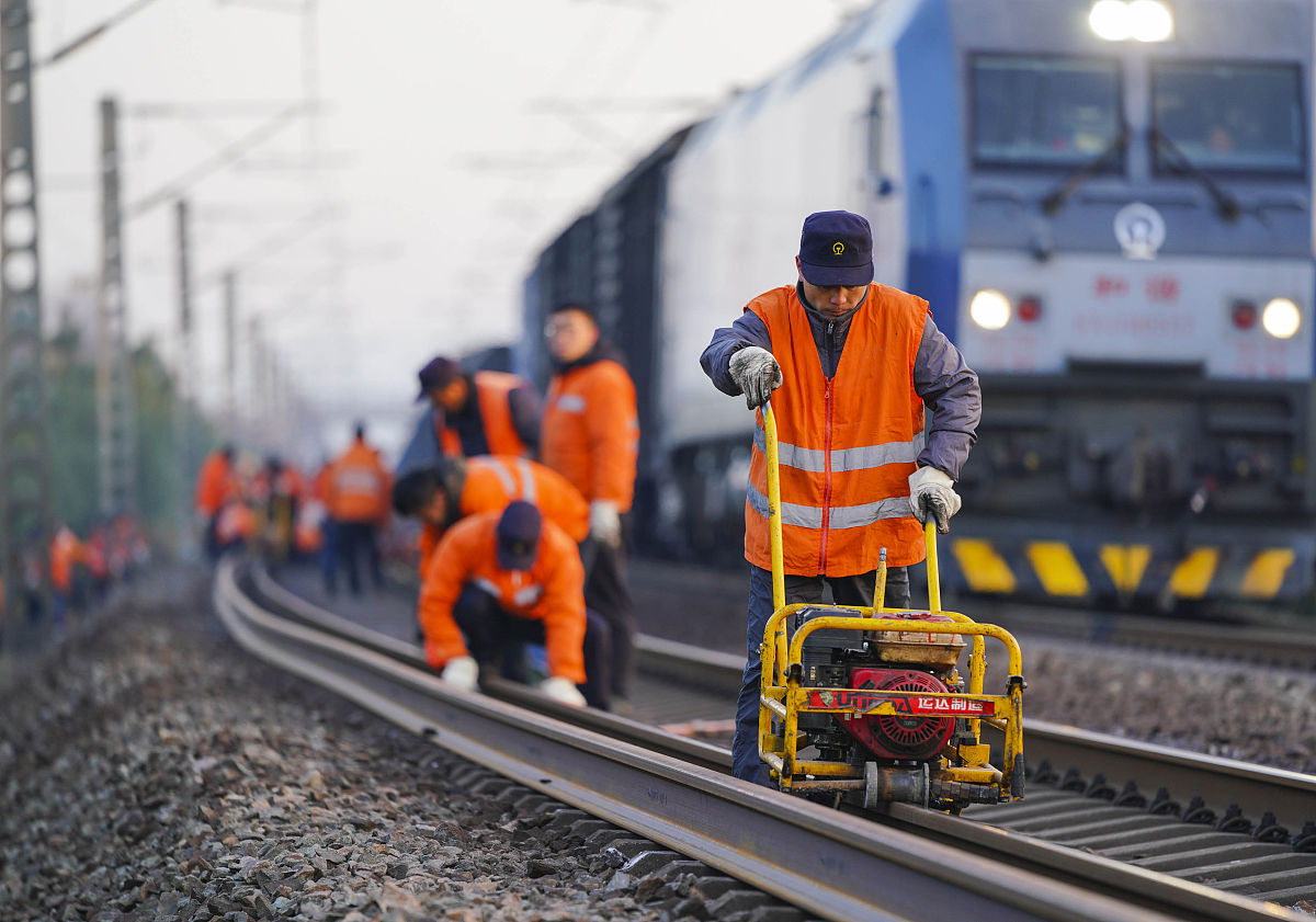 平凡而巨大的铁路人用发散性思