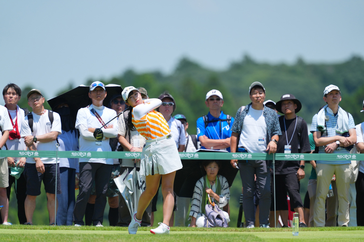 挥杆释放自信！高智感女生都在关注的燕之屋高尔夫巡回赛