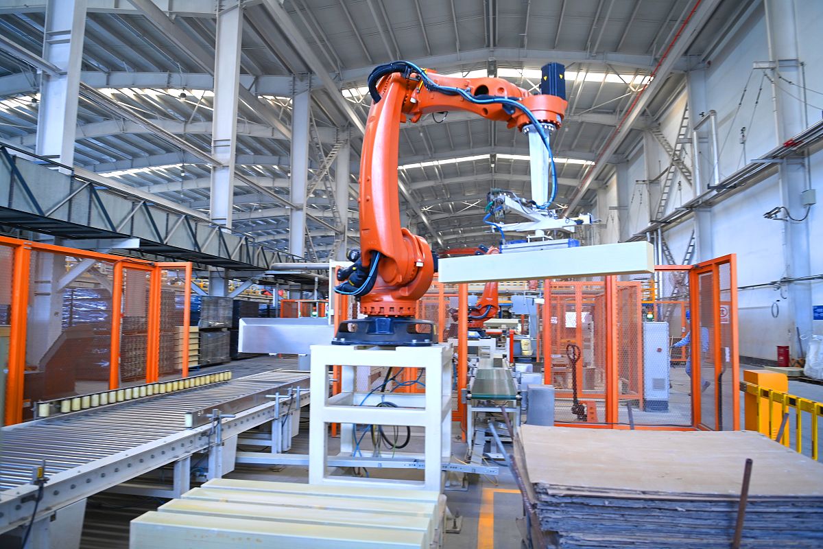 长武职业教育中心2021年招生专业：机械制造、汽车维修等