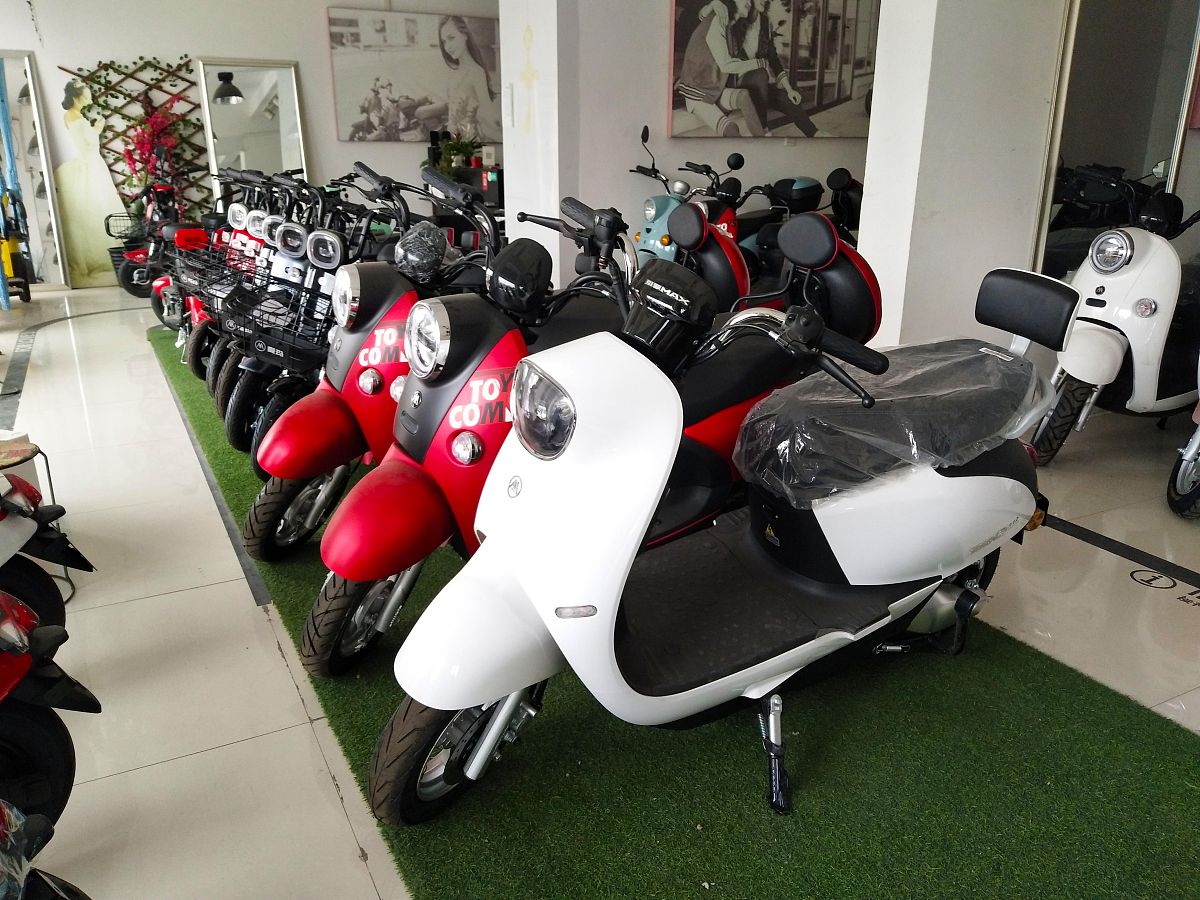 爱玛电动车AM800DQT-10 座子拆卸教程