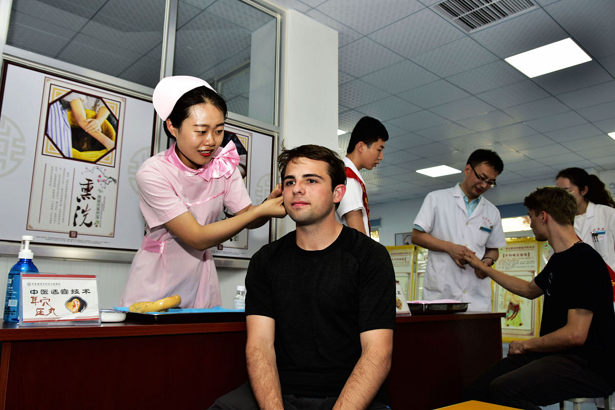 成都卫校解析在美国做护士有什么好处