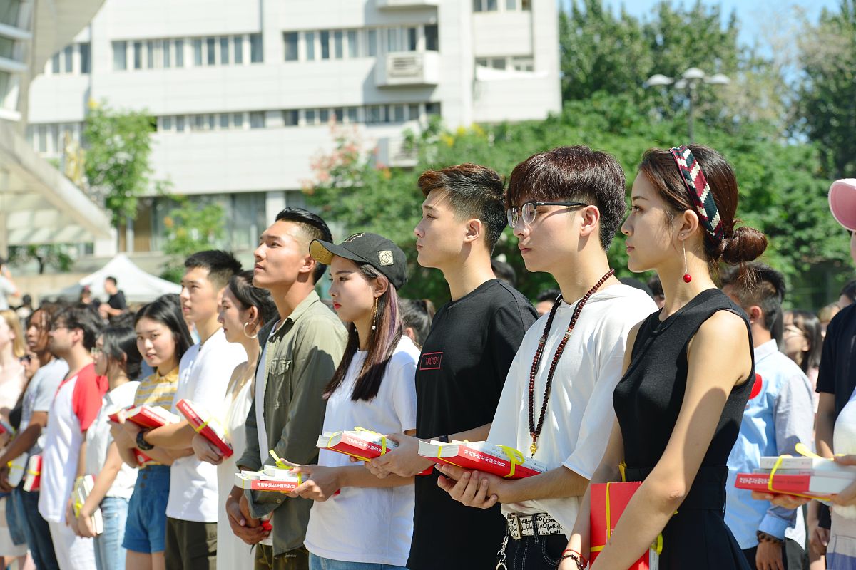 红河不想读中专学校