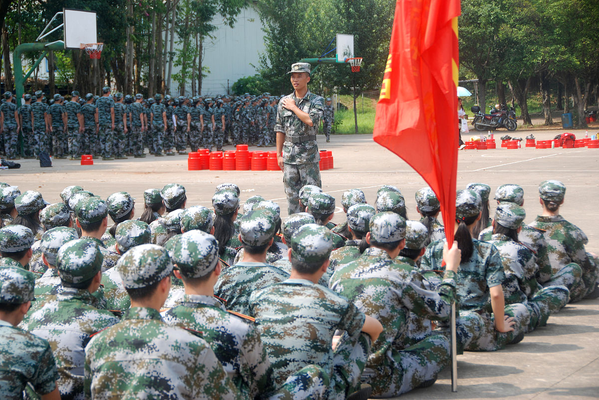 成都卫生学校：半军事化管理的优势与效果