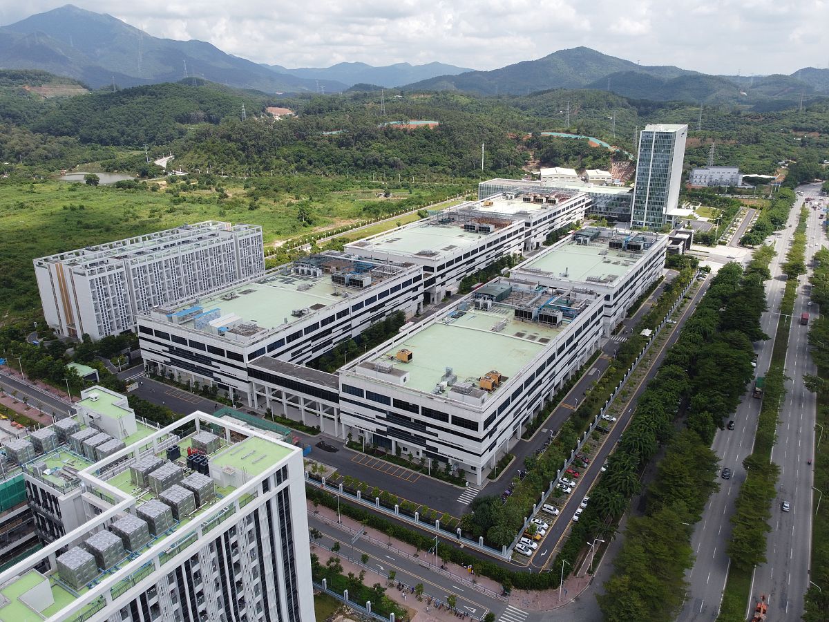 请写一份深圳市宝安区锂电池装备产业分析报告