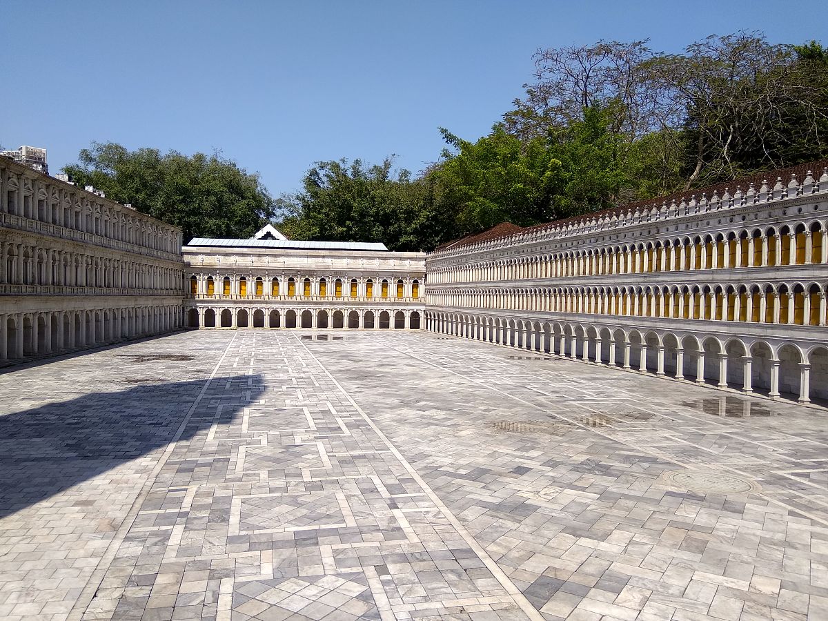 深圳世界之窗离宝安西乡多远