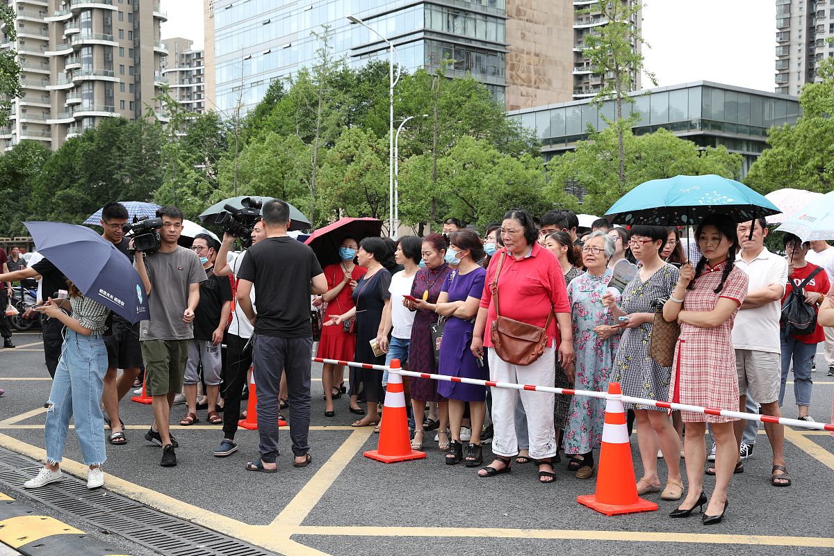 成都市庄园机电职业技术学校招生对象及条件