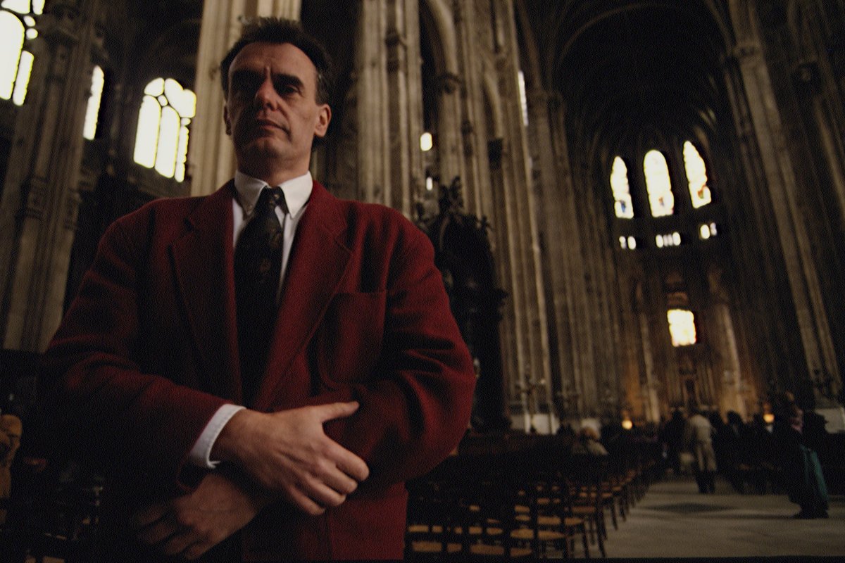 《浴血黑帮》中谁泄露了蛋和地道的信息？