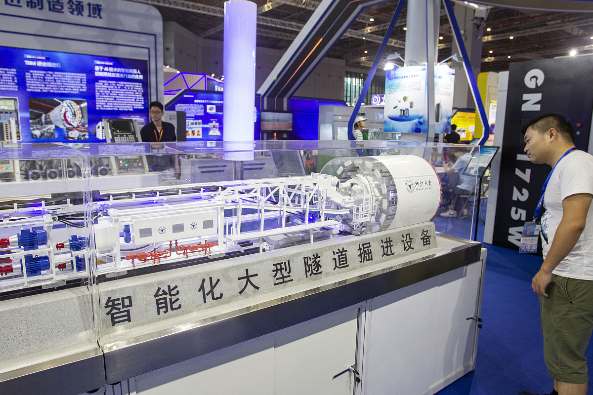 煤矿掘进机智能化实现步骤：从目标到推广