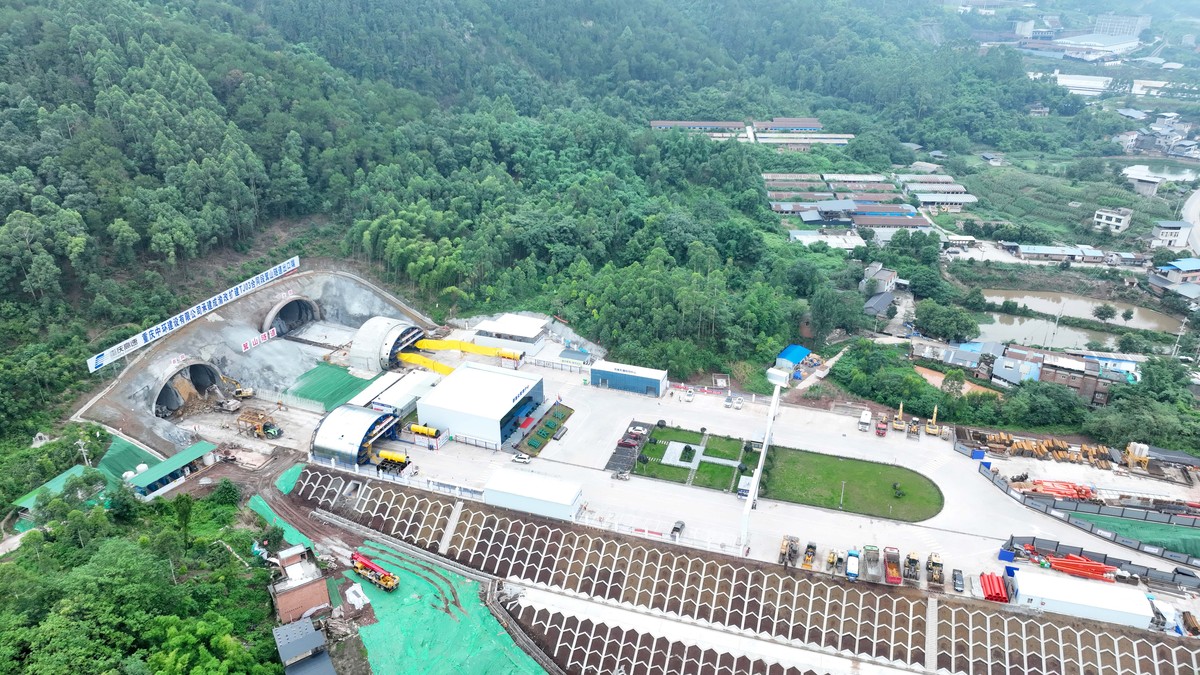 重庆初中生铁路学校选择指南：热门学校推荐与专业分析