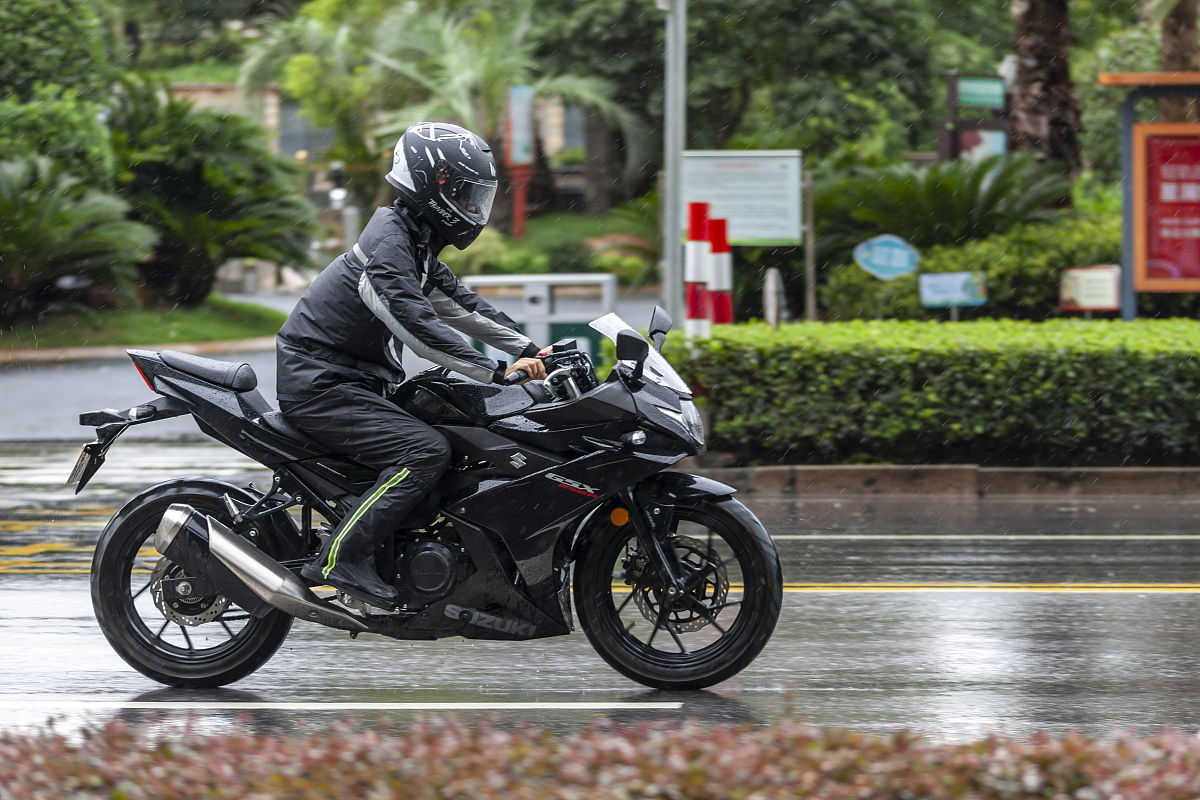 铃木GSX250-R怎么样？详细说一下