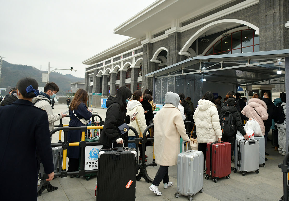 初中生读遵义铁路技工学校几年能拿大专文凭？