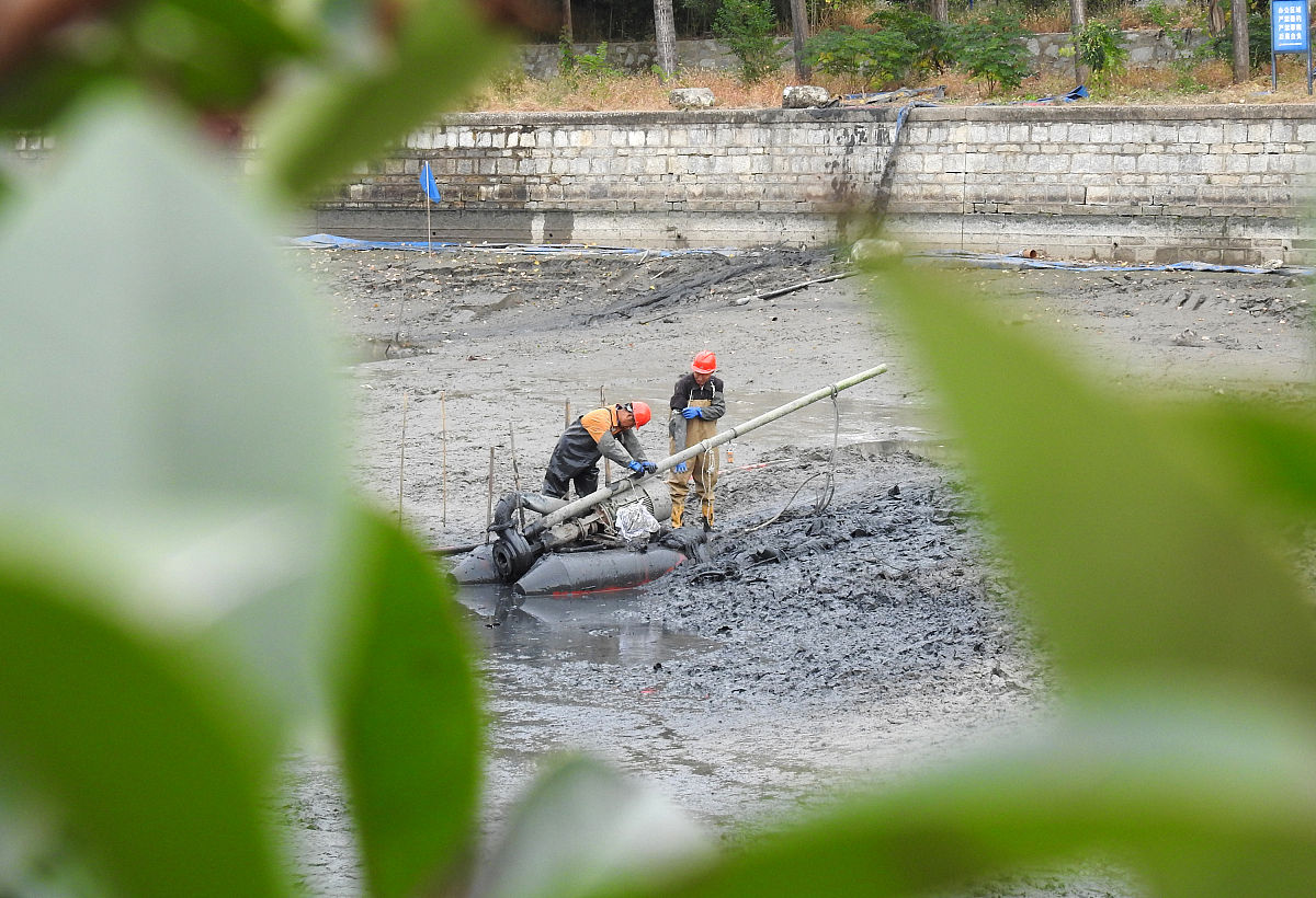 红岩河水库渗漏问题解决方案：注浆、加固、环境管理和补水