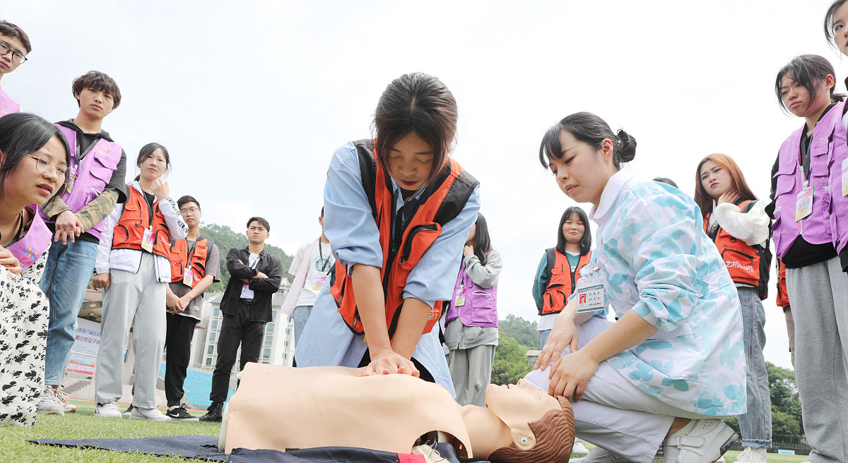 重庆医护学校高级护理专业的培养标准如何