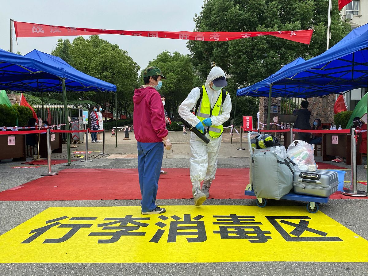 武汉实验寄宿高中学费：费用解析及择校建议