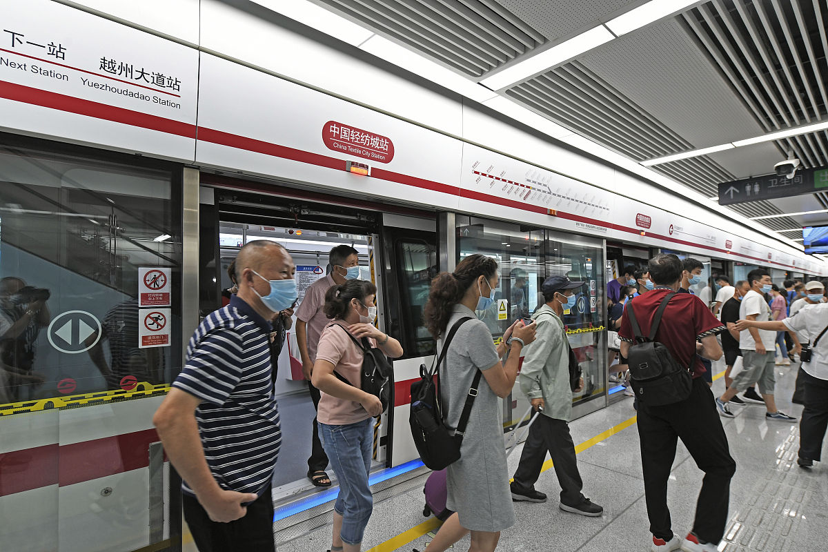 初中毕业男生学轻轨专业好吗？2021年就业前景分析